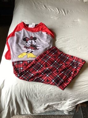 Disney Minnie Mouse Red Plaid Fleece Pajama Set